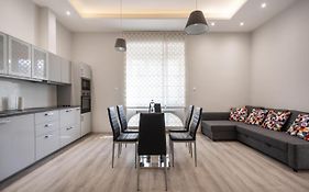 Cascade Corvin Apartment